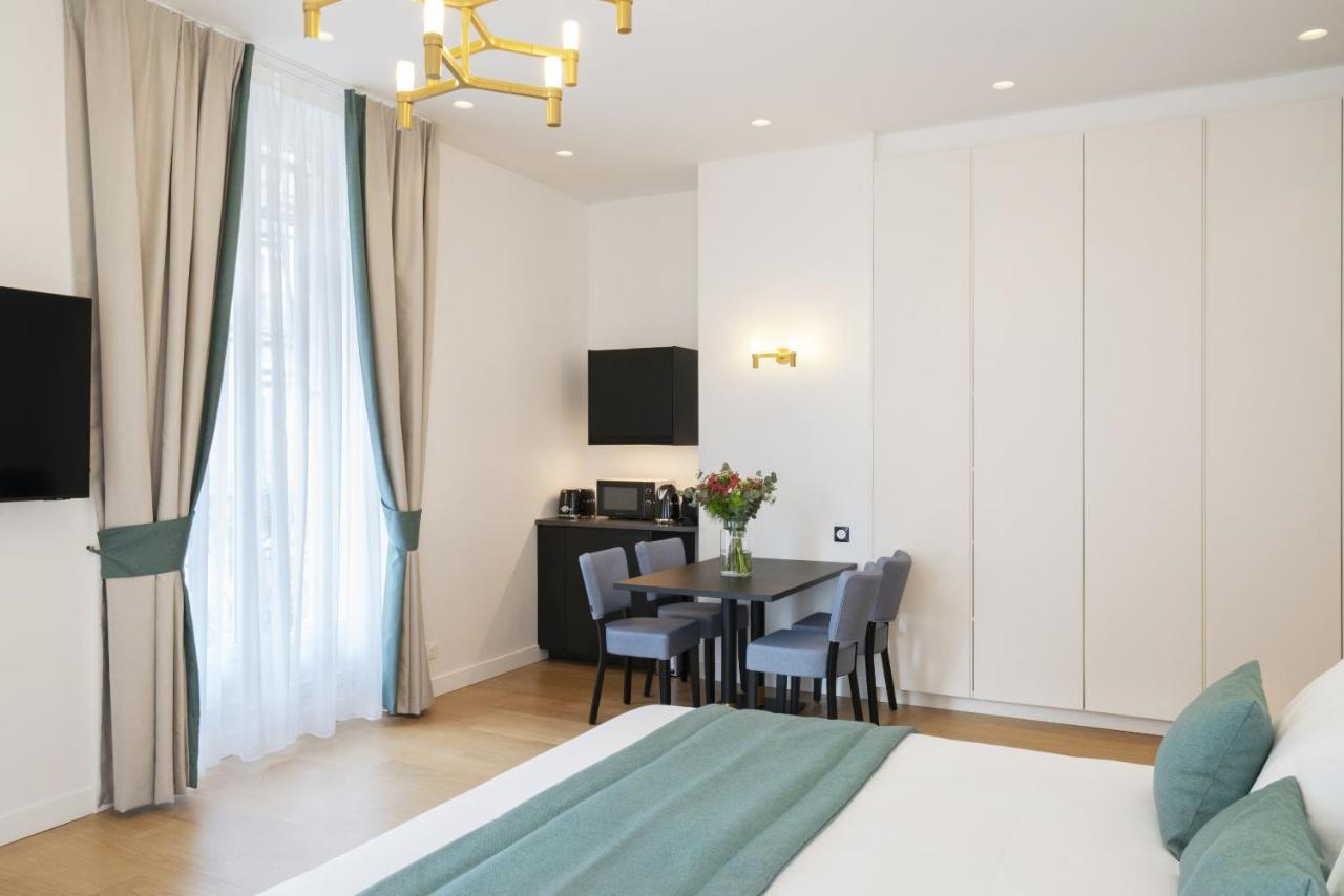 Vestay Montaigne Paris Exterior photo